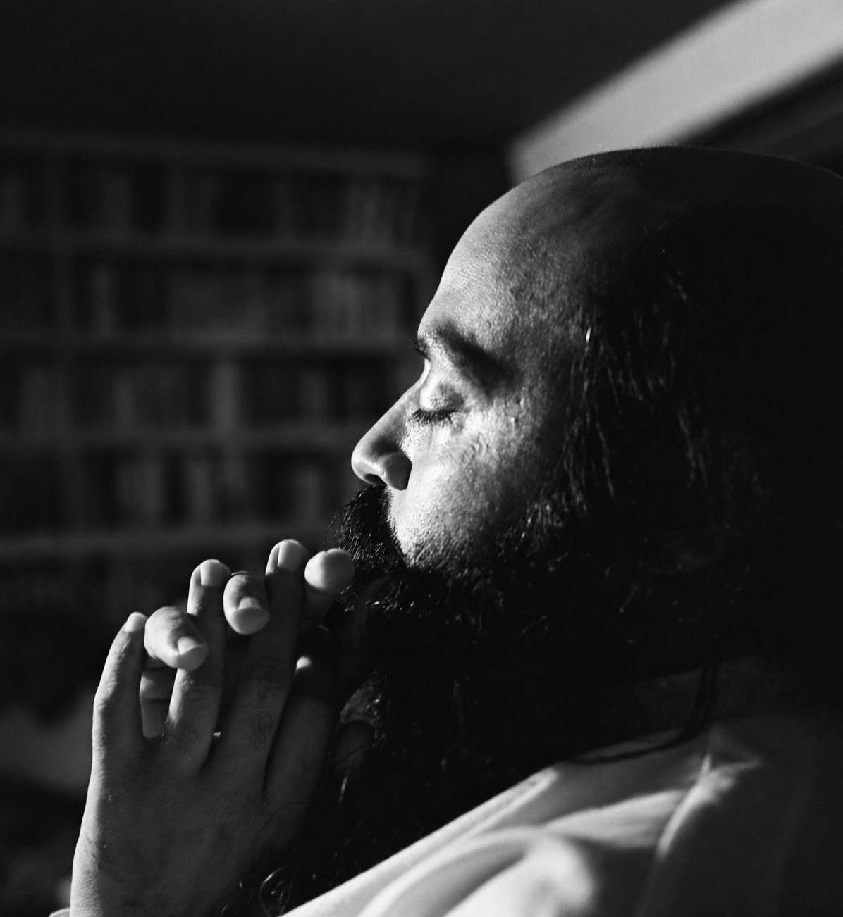 Osho relaxing